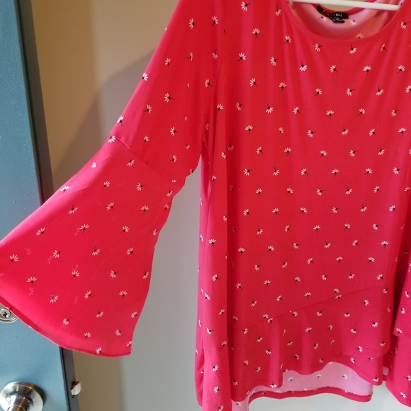 Dress Barn tulip hem blouse, 1X NWOT - Picture 2 of 5